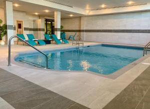 Bazén v ubytování Hotel Universel Montréal nebo v jeho okolí