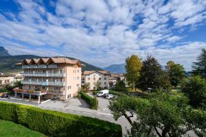 Nespecifikovaný výhled na hory nebo výhled na hory při pohledu z hotelu