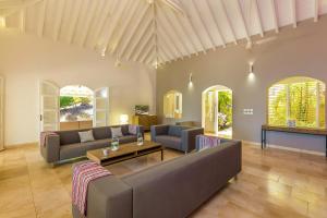 Galeriebild der Unterkunft Villa Cerisier piscine et vue imprenable sur la mer in Le François