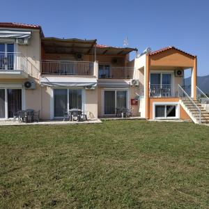 The building in which the holiday home is located