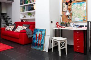 A seating area at L’ARTSHOP