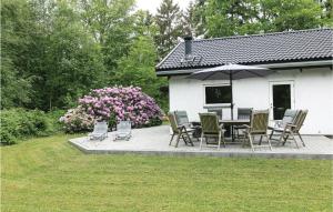 Zahrada ubytování Stunning Home In Aakirkeby With Wifi + 12 fotografií