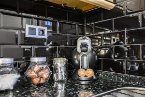 Apartamento Playa Centro Vistas Mar的厨房或小厨房