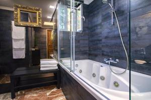 Apartamento Playa Centro Vistas Mar的一间浴室