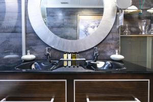 Apartamento Playa Centro Vistas Mar的一间浴室