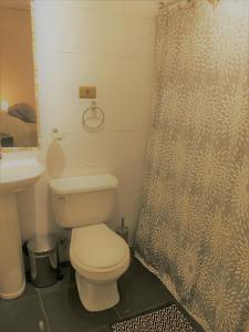 Ванная комната в La Casa del Pueblo Hostal