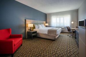 Days Inn & Suites by Wyndham Rochester Hills MI