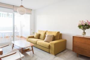 Posedenie v ubytovaní Beautiful apartment with terrace near the beach