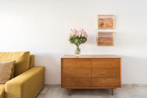 Posedenie v ubytovaní Beautiful apartment with terrace near the beach