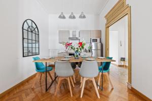Kuchyňa alebo kuchynka v ubytovaní GuestHost - Porta Vittoria Central Apartment