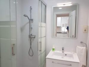 Kúpeľňa v ubytovaní Apartamentos Bajel + 27 fotografií