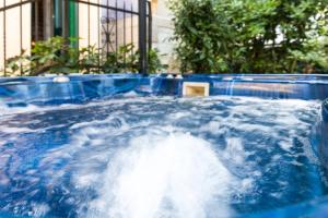 Bazén v ubytování Holiday Home Bozanić nebo v jeho okolí