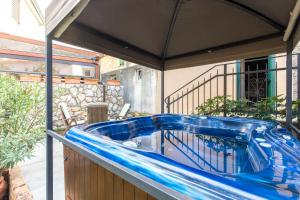 Fotografie z fotogalerie ubytování Holiday Home Bozanić ve Vrbniku