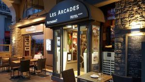 LES ARCADES