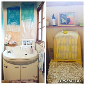 伊勢市にある民泊 伊勢ちとせの洗面台とトイレ付きのバスルームの写真2枚