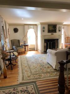 A seating area at Aiken Manor B&B