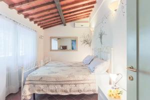 Voodi või voodid majutusasutuse Villa Pongina with private pool toas