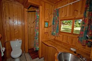 Ένα μπάνιο στο Rainbow Lodge +31 φωτογραφίες