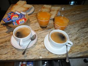 Možnosti snídaně pro hosty v ubytování Hostal Coruña