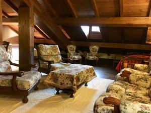 Posedenie v ubytovaní Antico Borgo dell'Anconella - grande appartamento rustico