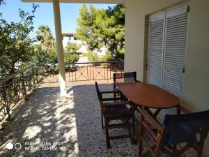 Balkón alebo terasa v ubytovaní Vangelis House near Athens Airport