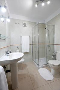 Kúpeľňa v ubytovaní Apartamento frente al Puerto de Candelaria a 20 metros de la playa.