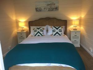 Кровать или кровати в номере Willow House B&B