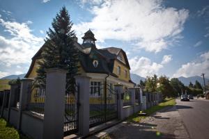 Budova, v ktorej sa dovolenkový dom nachádza