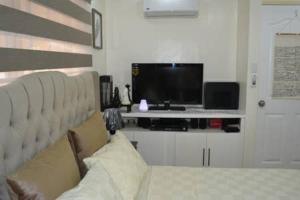 โทรทัศน์และ/หรือระบบความบันเทิงของ Fully Furnished Villa Near Clark in Mabiga, Mabalacat City