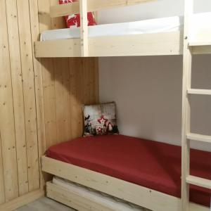 Bunk bed o mga bunk bed sa kuwarto sa ARC 1800, Residence Pierra Menta