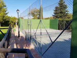 Tenis alebo squash v ubytovaní El Nogal alebo jeho okolí