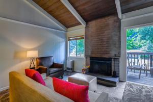 Posezení v ubytování Big Sur Lodge