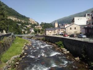 Gallery image of Ax Sweet Mountain - 3ch et 2 sdb - jardin centre village in Ax-les-Thermes