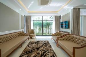 Khu vực ghế ngồi tại IDC White House Ha Long FLC Golf & Resort