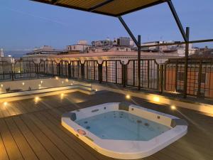 Hotel Genova tesisinde veya buraya yakın yüzme havuzu