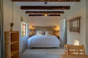 Galeriebild der Unterkunft Honeyrock Cottages in Kleinmond