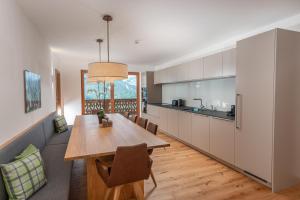 Kuchyňa alebo kuchynka v ubytovaní Skylodge Alpine Homes