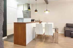 Kuchyňa alebo kuchynka v ubytovaní Miramon Apartment by BasqueHomes + 21 fotografií