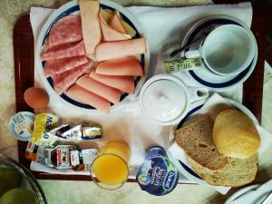 Frukostalternativ för gäster på Motel Plitvice Zagreb