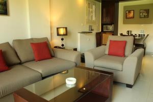Posezení v ubytování Panacea Suites Hotel
