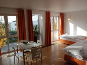 Gallery image of urraum Hotel former Dreamhouse - rent a room in Pulheim