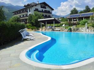Bazén v ubytování Hotel Milleluci nebo v jeho okolí