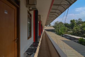 Balkón nebo terasa v ubytování RedDoorz near IPDN 2 + 10 fotografií