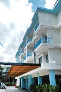 Gallery image of Bloo Bali Hotel in Legian