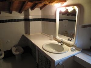 A bathroom at Fattoria Casa Sola