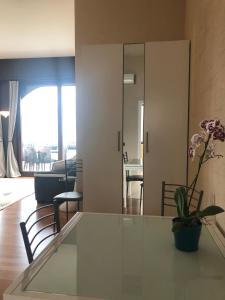 Foto Sala Comacinas asuva majutusasutuse Liza's Suite's - Room's with a View galeriist