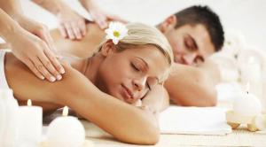 a couple getting a massage in a spa at Playa del Mar - Adults Only in Monopoli
