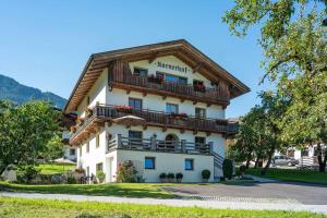 Fotografie z fotogalerie ubytování Apartment Kornerhof Kaltenbach Zillertal v destinaci Kaltenbach