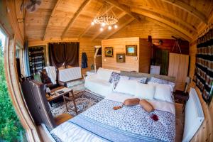 Posteľ alebo postele v izbe v ubytovaní Kedra Village + 37 fotografií