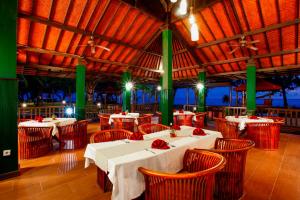 Restorāns vai citas vietas, kur ieturēt maltīti, naktsmītnē Puri Saron Hotel Baruna Beach Lovina